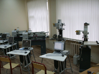 Оборудованный станками класс